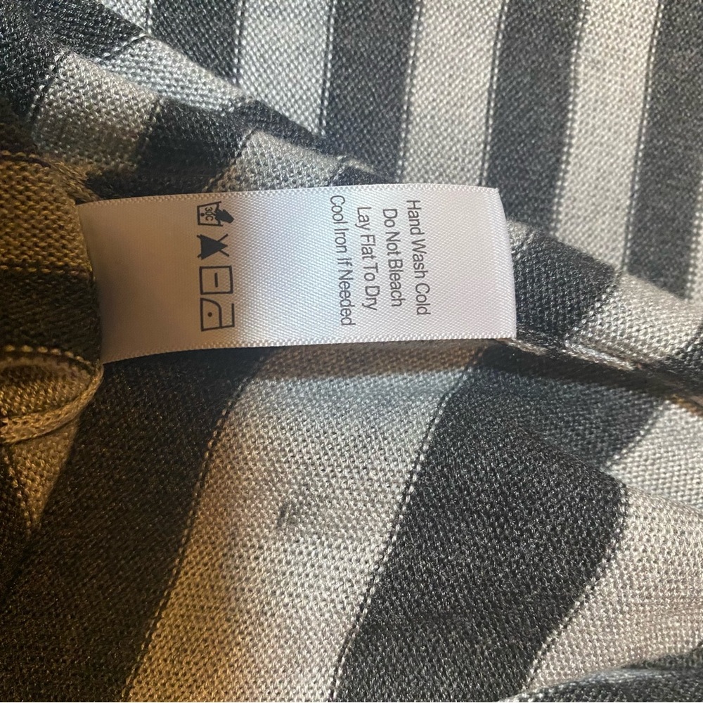 Gray striped open cardigan sweater - Picture 6 of 8